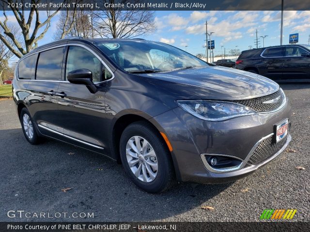 2019 Chrysler Pacifica Touring L in Granite Crystal Metallic