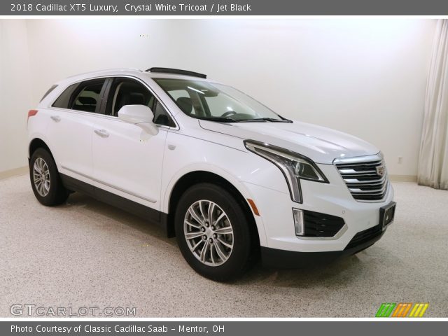 2018 Cadillac XT5 Luxury in Crystal White Tricoat