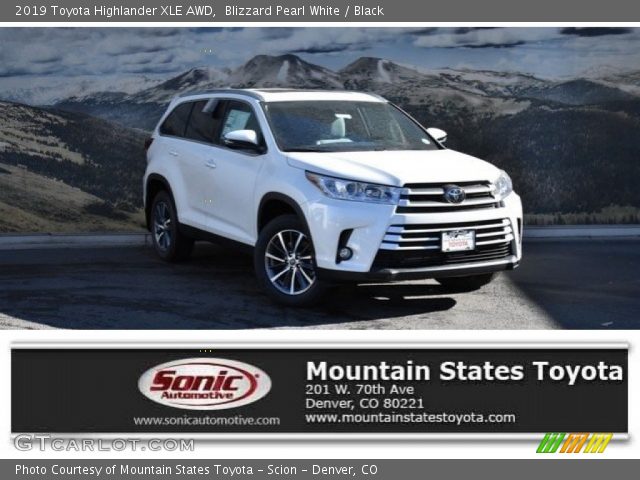 2019 Toyota Highlander XLE AWD in Blizzard Pearl White