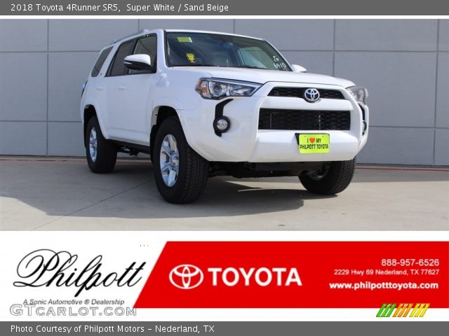 2018 Toyota 4Runner SR5 in Super White