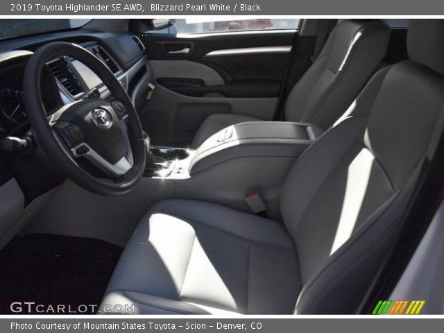 2019 Toyota Highlander SE AWD in Blizzard Pearl White