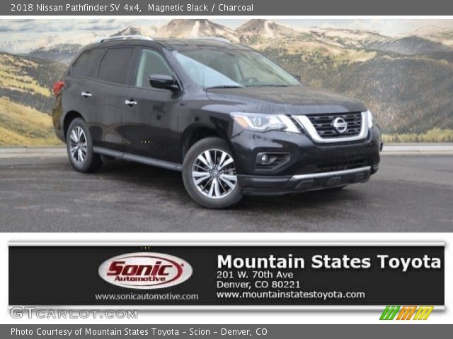 2018 Nissan Pathfinder SV 4x4 in Magnetic Black
