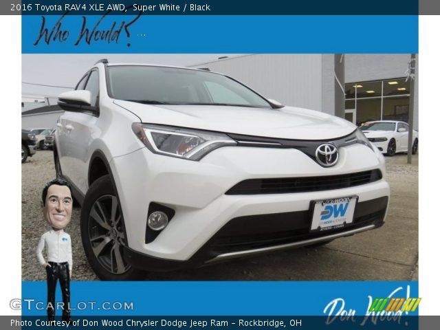 2016 Toyota RAV4 XLE AWD in Super White