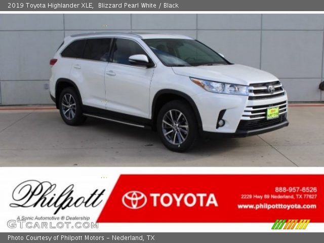 2019 Toyota Highlander XLE in Blizzard Pearl White