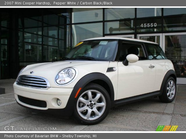2007 Mini Cooper Hardtop in Pepper White