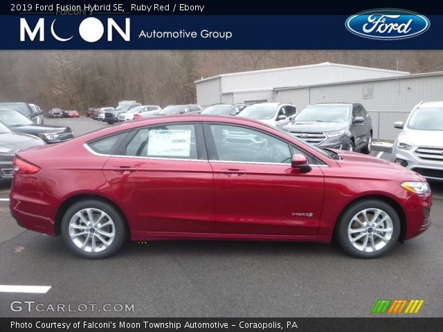 2019 Ford Fusion Hybrid SE in Ruby Red