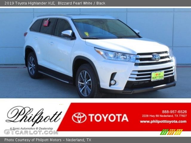 2019 Toyota Highlander XLE in Blizzard Pearl White