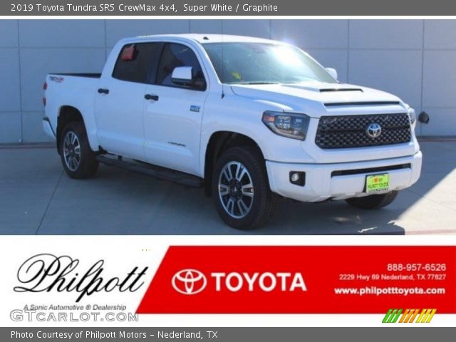 2019 Toyota Tundra SR5 CrewMax 4x4 in Super White