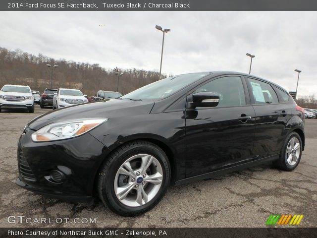 2014 Ford Focus SE Hatchback in Tuxedo Black