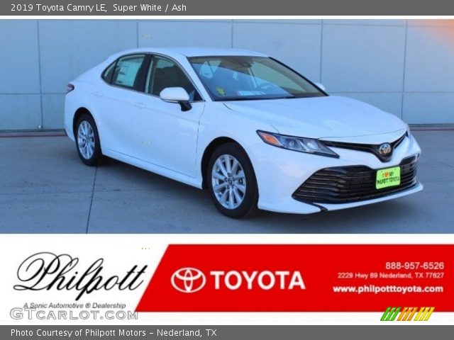 2019 Toyota Camry LE in Super White