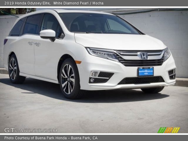 2019 Honda Odyssey Elite in White Diamond Pearl
