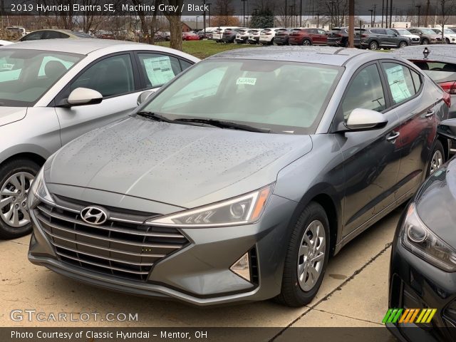 2019 Hyundai Elantra SE in Machine Gray