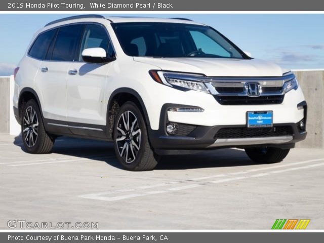 2019 Honda Pilot Touring in White Diamond Pearl