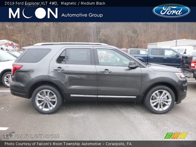 2019 Ford Explorer XLT 4WD in Magnetic