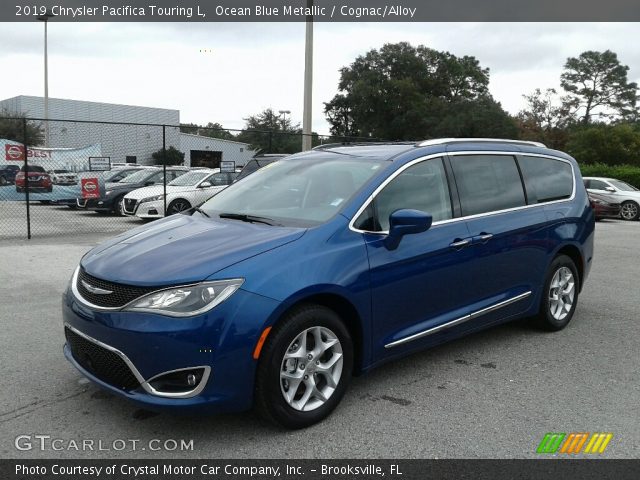 2019 Chrysler Pacifica Touring L in Ocean Blue Metallic