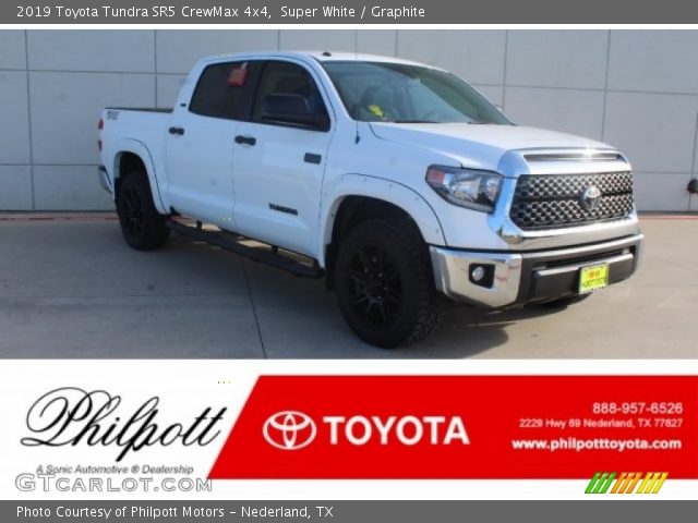 2019 Toyota Tundra SR5 CrewMax 4x4 in Super White