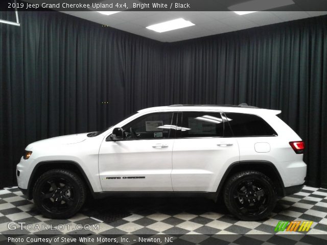 2019 Jeep Grand Cherokee Upland 4x4 in Bright White