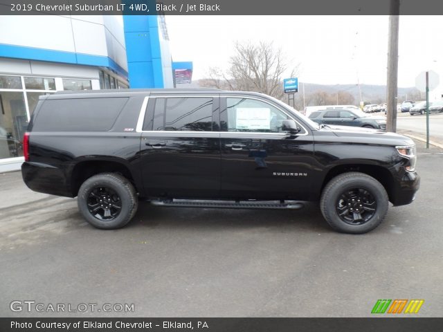 2019 Chevrolet Suburban LT 4WD in Black