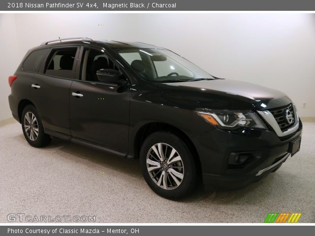 2018 Nissan Pathfinder SV 4x4 in Magnetic Black