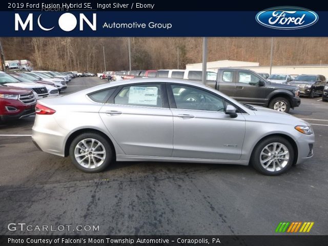 2019 Ford Fusion Hybrid SE in Ingot Silver