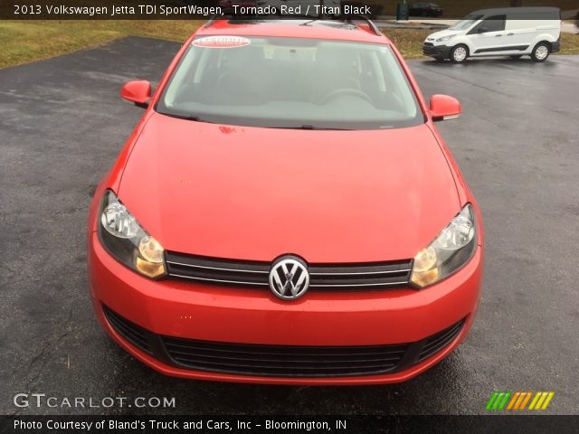 2013 Volkswagen Jetta TDI SportWagen in Tornado Red