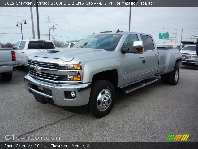 2019 Chevrolet Silverado 3500HD LTZ Crew Cab 4x4 in Silver Ice Metallic
