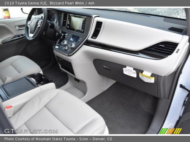 2019 Toyota Sienna XLE in Blizzard Pearl White