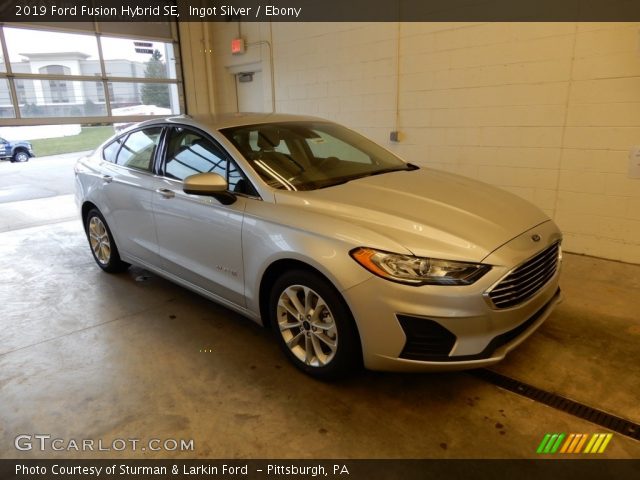 2019 Ford Fusion Hybrid SE in Ingot Silver