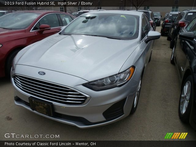 2019 Ford Fusion Hybrid SE in Ingot Silver