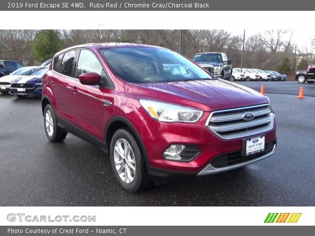 2019 Ford Escape SE 4WD in Ruby Red