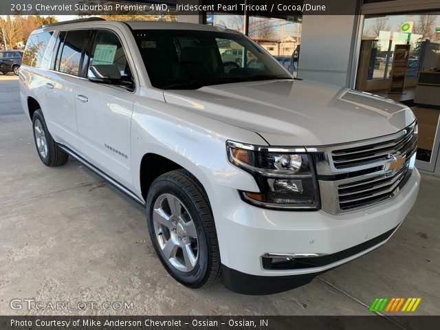 2019 Chevrolet Suburban Premier 4WD in Iridescent Pearl Tricoat