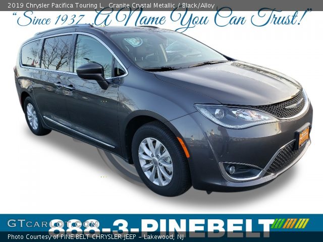 2019 Chrysler Pacifica Touring L in Granite Crystal Metallic
