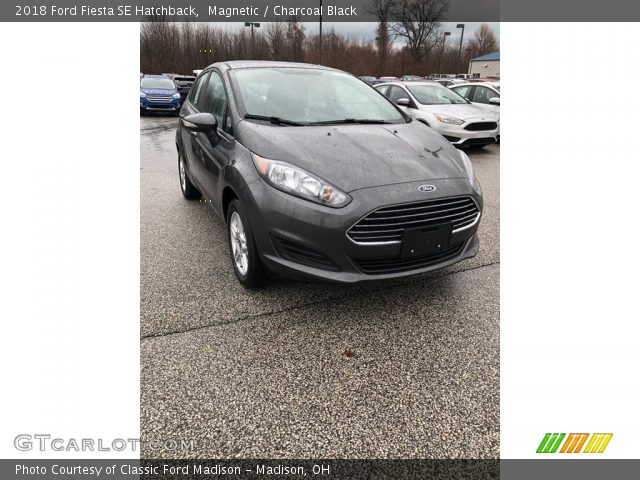 2018 Ford Fiesta SE Hatchback in Magnetic