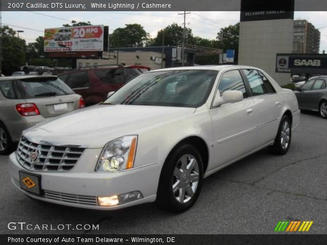 2007 Cadillac DTS Luxury in White Lightning