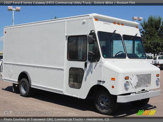 2007 Ford E Series Cutaway E450 Commercial Utility Truck in Oxford White