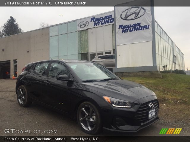 2019 Hyundai Veloster 2.0 in Ultra Black