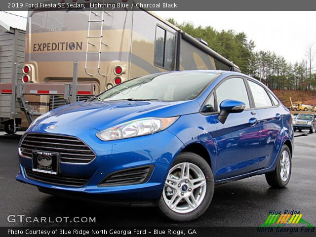 2019 Ford Fiesta SE Sedan in Lightning Blue