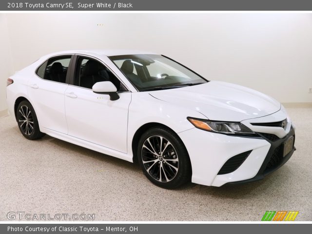 2018 Toyota Camry SE in Super White