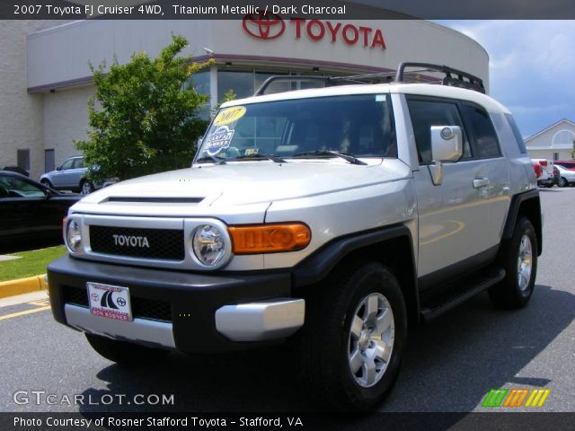 2007 Toyota FJ Cruiser 4WD in Titanium Metallic