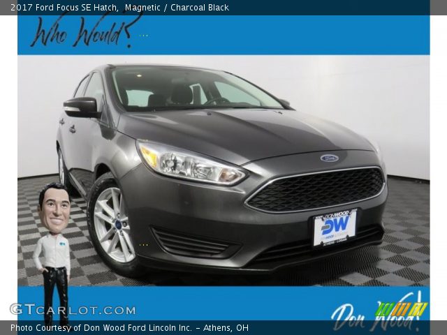 2017 Ford Focus SE Hatch in Magnetic