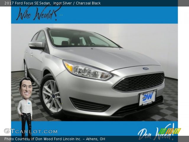 2017 Ford Focus SE Sedan in Ingot Silver