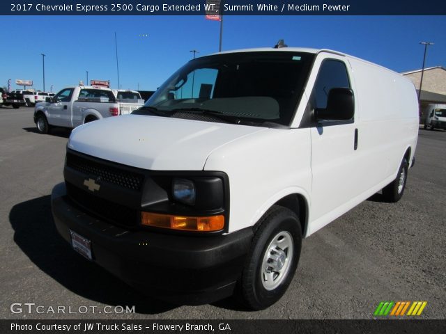 2017 Chevrolet Express 2500 Cargo Extended WT in Summit White