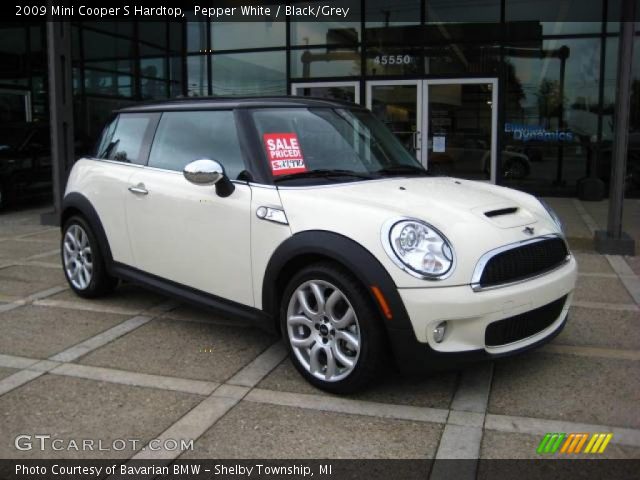 2009 Mini Cooper S Hardtop in Pepper White