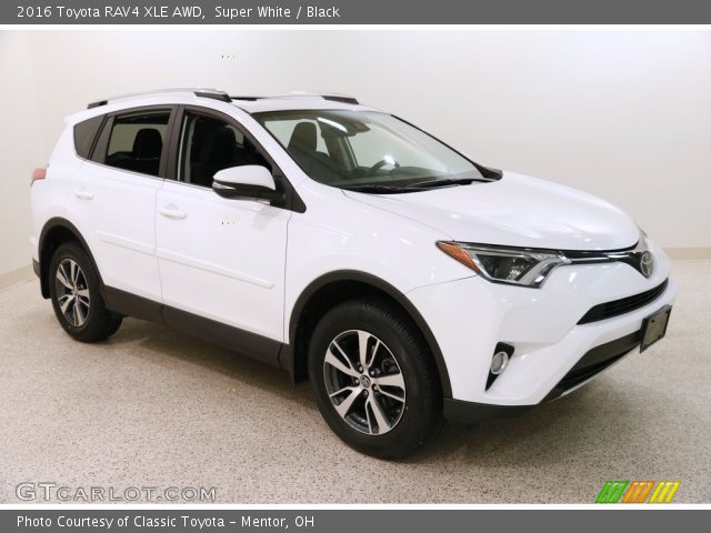 2016 Toyota RAV4 XLE AWD in Super White
