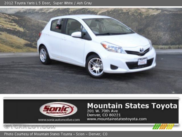 2012 Toyota Yaris L 5 Door in Super White