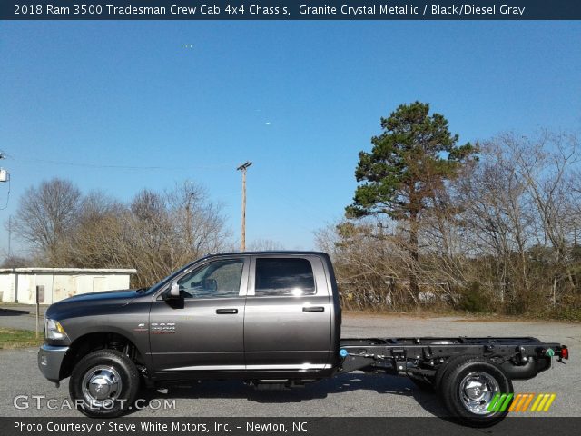 2018 Ram 3500 Tradesman Crew Cab 4x4 Chassis in Granite Crystal Metallic