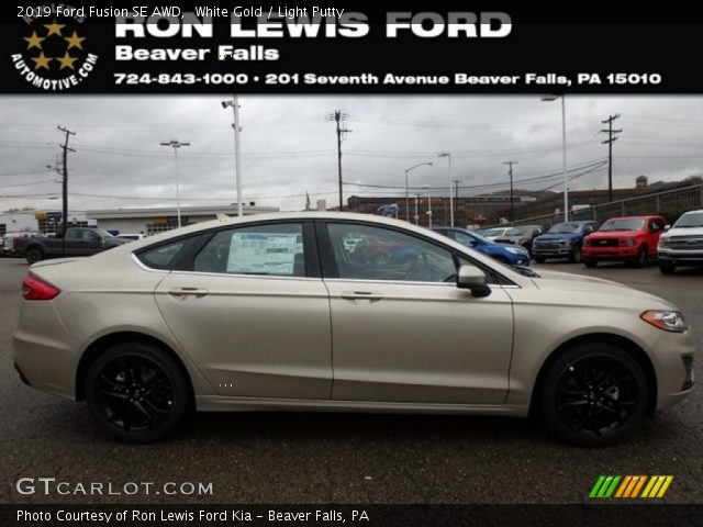 2019 Ford Fusion SE AWD in White Gold