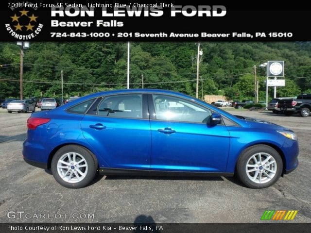 2018 Ford Focus SE Sedan in Lightning Blue