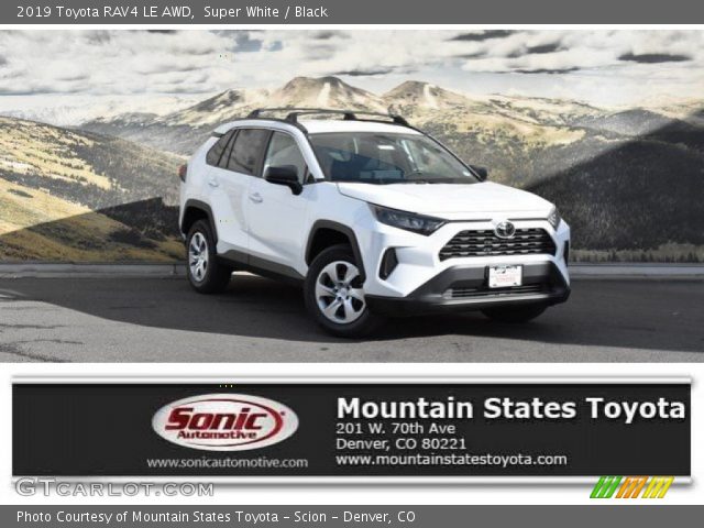 2019 Toyota RAV4 LE AWD in Super White