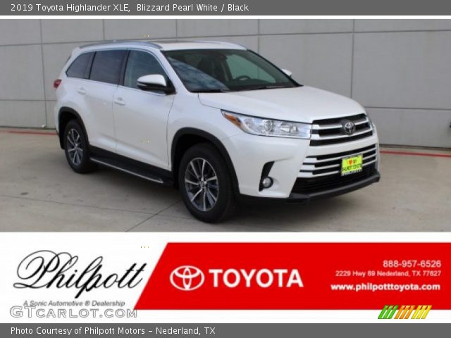 2019 Toyota Highlander XLE in Blizzard Pearl White